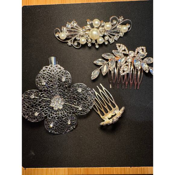 Lot of 4 Hair Clip, Flower Clip, Hair Comp and Small Tiara Comb main image 4
